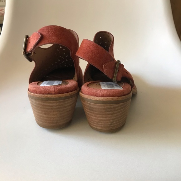 NEW✨Söfft • Red Suede Cutout Heel with Backstrap - Picture 7 of 9